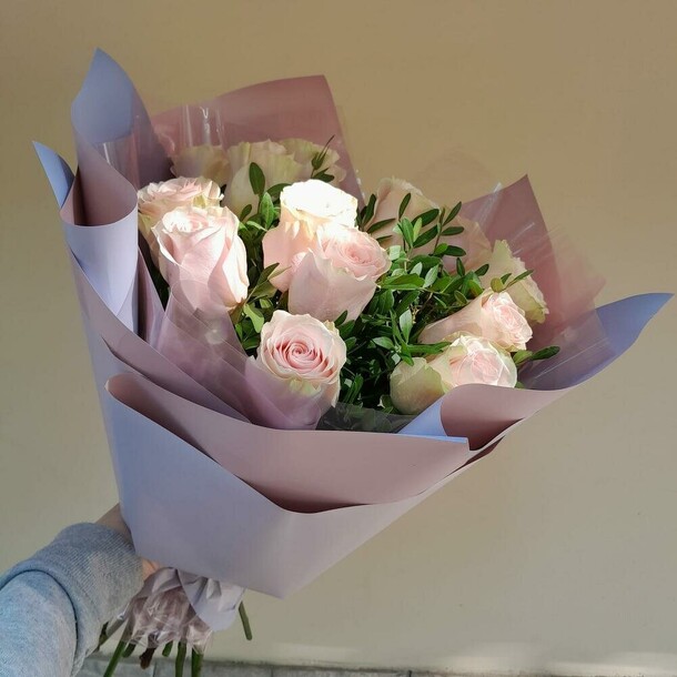 Нежный букет роз "фрутетто", артикул F1360293 - 10364 рублей, доставка по городу. Flawery - доставка цветов