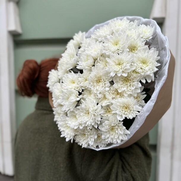Букет хризантема белая, артикул F1360298 - 5000 рублей, доставка по городу. Flawery - доставка цветов