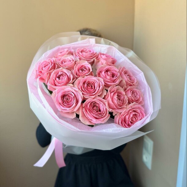 Букет из розовых роз, артикул F1360749 - 7182 рублей, доставка по городу. Flawery - доставка цветов