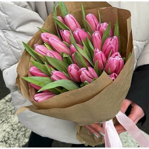 29 тюльпанов, артикул F1391601 - 10220 рублей, доставка по городу. Flawery - доставка цветов