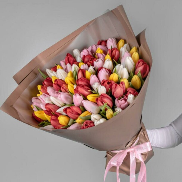 101 тюльпан, артикул F1391610 - 27841 рублей, доставка по городу. Flawery - доставка цветов