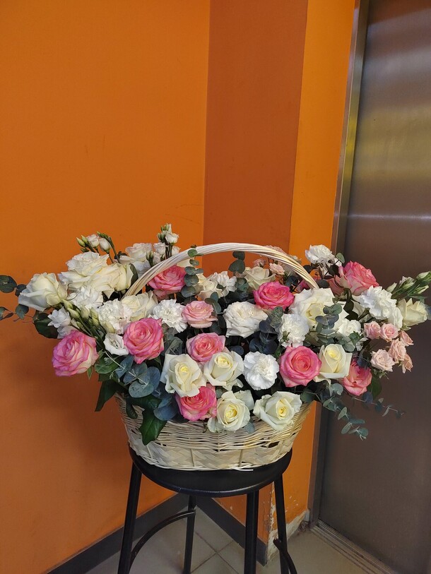 А на небе звёзды 🌌, артикул F1356180 - 13000 рублей, доставка по городу. Flawery - доставка цветов