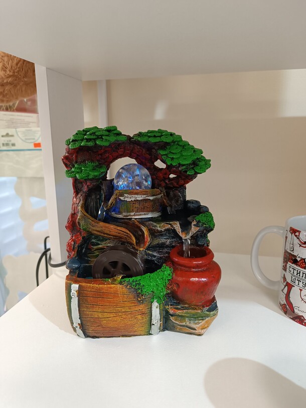 Фонтанчик с подсветкой, артикул F1356607 - 3500 рублей, доставка по городу. Flawery - доставка цветов