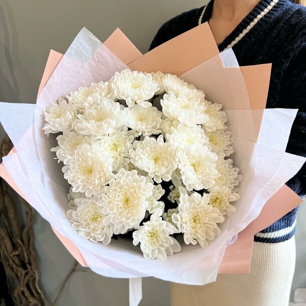 Нежное облако хризантем, артикул F1433630 - 3950 рублей, доставка по городу. Flawery - доставка цветов