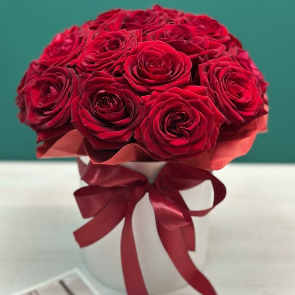 Красные розы в коробке «моя любовь», артикул F1445319 - 9273 рублей, доставка по городу. Flawery - доставка цветов