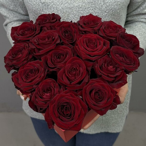 Любовь! ️ (розы в коробке в форме седца, артикул F1445324 - 10456 рублей, доставка по городу. Flawery - доставка цветов