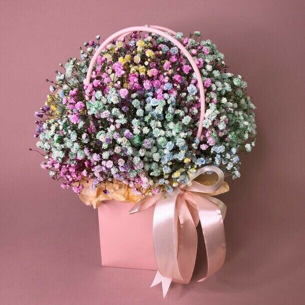 Облако радужной гипсофилы в сумочке, артикул F1454026 - 3455 рублей, доставка по городу. Flawery - доставка цветов