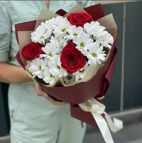 Букет "комплимент", артикул F1454537 - 5033 рублей, доставка по городу. Flawery - доставка цветов