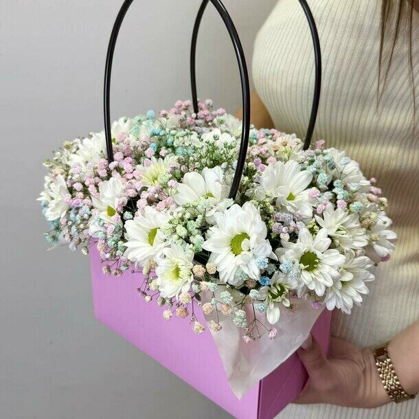 Цветы в коробке «радужный день», артикул F1457097 - 3628 рублей, доставка по городу. Flawery - доставка цветов