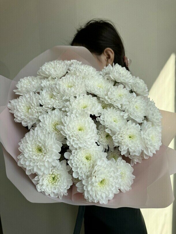 Белая кустовая хризантема, артикул F1486563 - 5392 рублей, доставка по городу. Flawery - доставка цветов