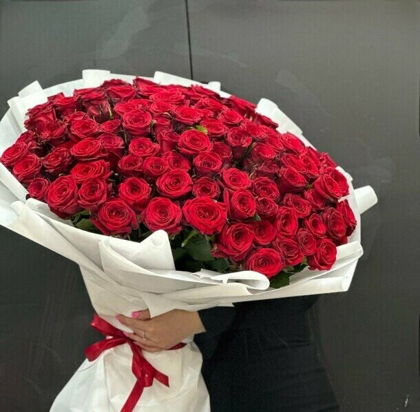 Розы красные 101 шт., артикул F1486741 - 40959 рублей, доставка по городу. Flawery - доставка цветов