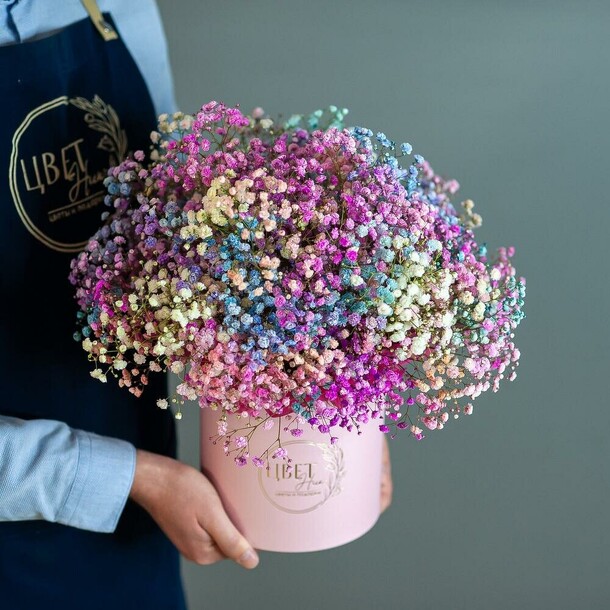 Шляпная коробка с гипсофилой, 1075, артикул F1068108 - 3910 рублей, доставка по городу. Flawery - доставка цветов