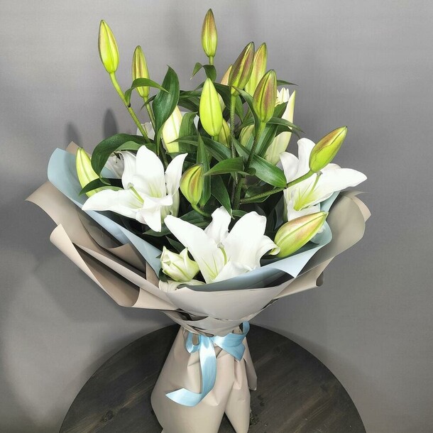 Букет из лилий, 1072, артикул F1093790 - 3510 рублей, доставка по городу. Flawery - доставка цветов
