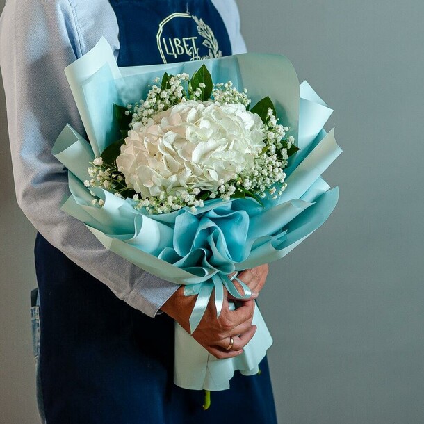 Белая гортензия с гипсофилой, 1254, артикул F1292890 - 2300 рублей, доставка по городу. Flawery - доставка цветов