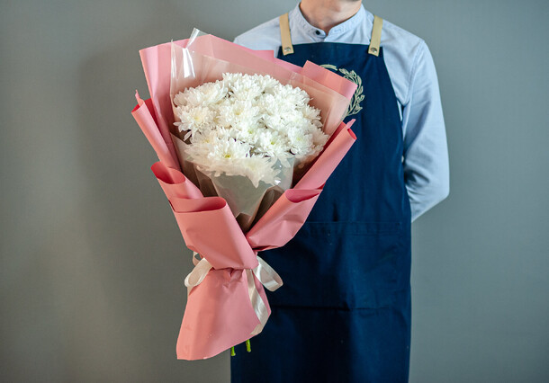 Букет из 9 кустовых хризантем, 1096, артикул F1418297 - 4500 рублей, доставка по городу. Flawery - доставка цветов