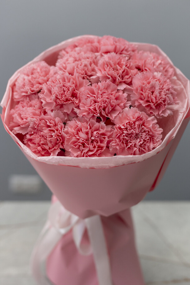 Букет из 15 розовых диантусов, артикул F1357463 - 3800 рублей, доставка по городу. Flawery - доставка цветов