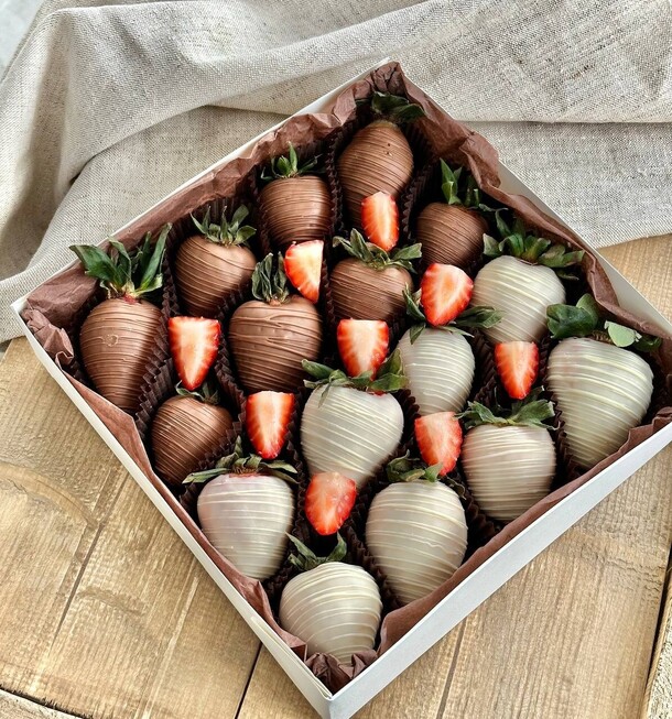 Набор клубники "шедевр", артикул F1362870 - 3300 рублей, доставка по городу. Flawery - доставка цветов