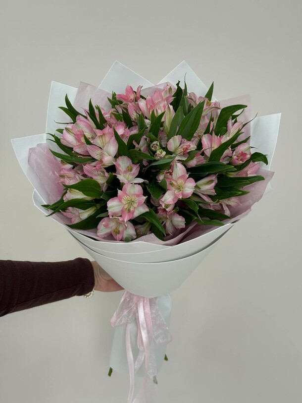 Букет из альстромерий, артикул F1451511 - 3315 рублей, доставка по городу. Flawery - доставка цветов