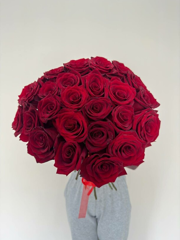 Красные розы эквадор, артикул F1451517 - 6500 рублей, доставка по городу. Flawery - доставка цветов