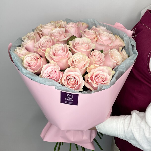 Цветочный букет, монобукет барби м, артикул F1324629 - 13890 рублей, доставка по городу. Flawery - доставка цветов