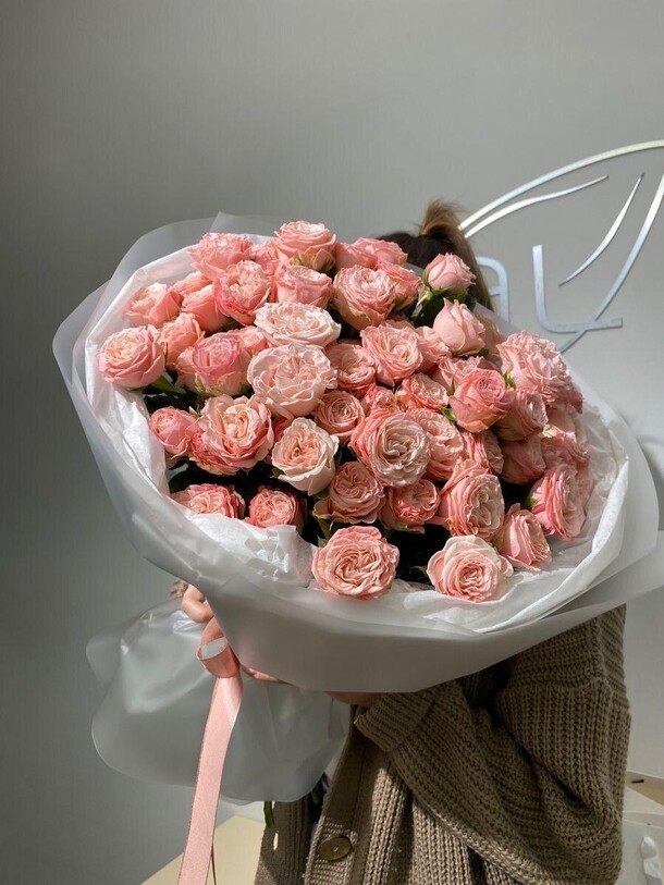 Розы кустовые пионовидные, артикул F1358982 - 14278 рублей, доставка по городу. Flawery - доставка цветов