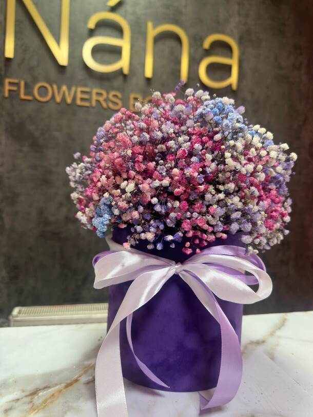 Гипсофила в коробке бархат, артикул F1359016 - 3630 рублей, доставка по городу. Flawery - доставка цветов