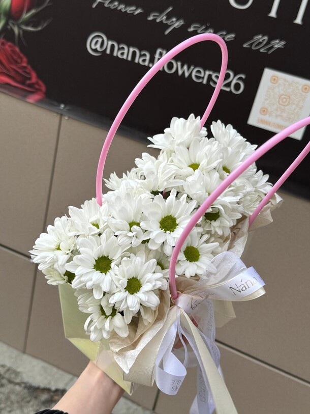 Корзина с цветами, артикул F1359089 - 2662 рублей, доставка по городу. Flawery - доставка цветов