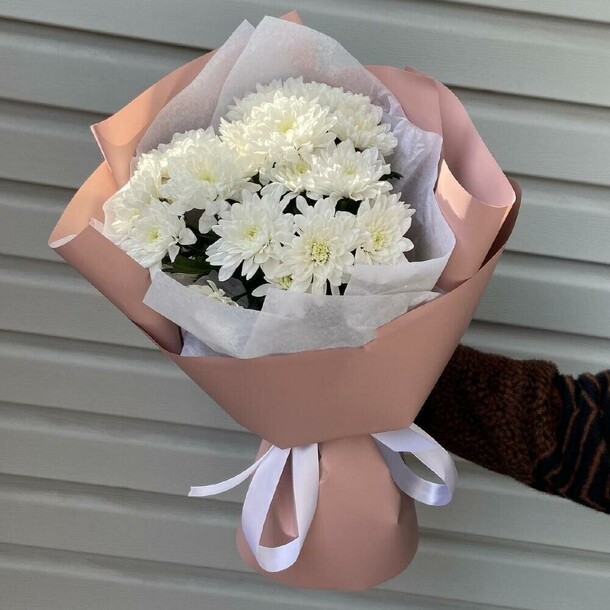 Букет из 3 хризантем кустовых, артикул F1445666 - 1755 рублей, доставка по городу. Flawery - доставка цветов