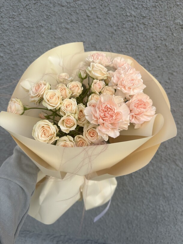 Очаровательный букет, артикул F1325562 - 4091 рублей, доставка по городу. Flawery - доставка цветов