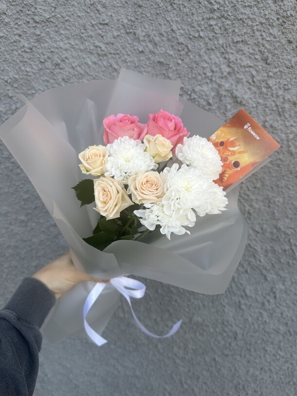 Букет комплимент, артикул F1326969 - 1364 рублей, доставка по городу. Flawery - доставка цветов