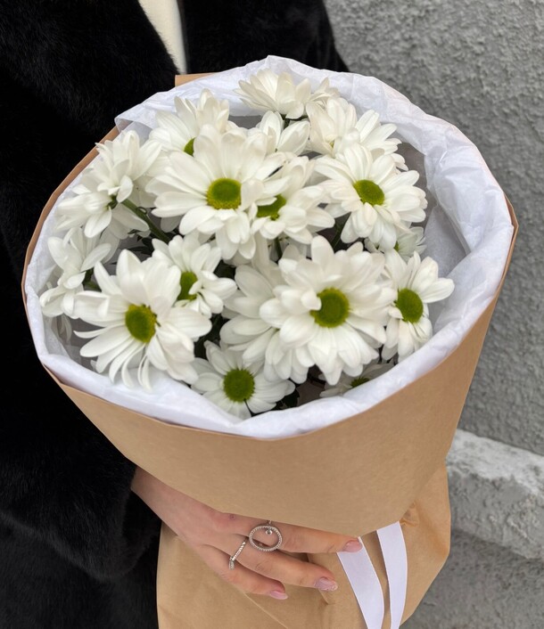 Букетик ромашек для любимой, артикул F1373241 - 2182 рублей, доставка по городу. Flawery - доставка цветов