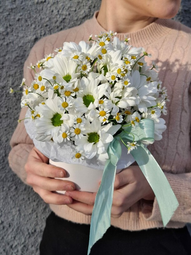 Подарок на 8 марта, артикул F1392249 - 3000 рублей, доставка по городу. Flawery - доставка цветов