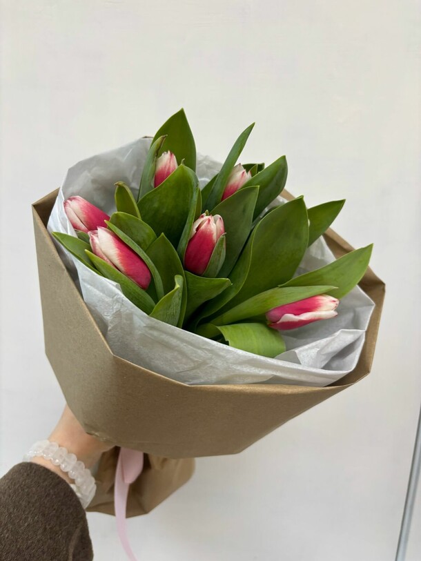 Букет тюльпанов, артикул F1392864 - 2400 рублей, доставка по городу. Flawery - доставка цветов