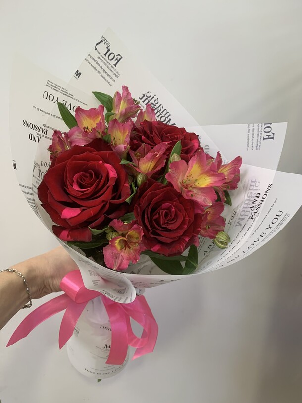 Письмо любви, артикул F1365781 - 2150 рублей, доставка по городу. Flawery - доставка цветов