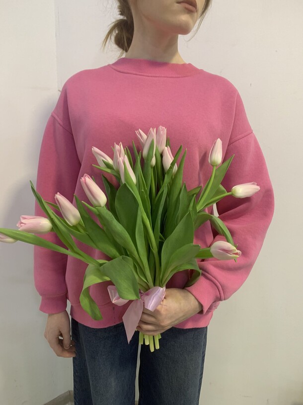 Букет нужно розовых тюльпанов, артикул F1392373 - 2550 рублей, доставка по городу. Flawery - доставка цветов