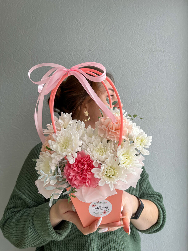 Сумочка комплимент, артикул F1365644 - 1850 рублей, доставка по городу. Flawery - доставка цветов