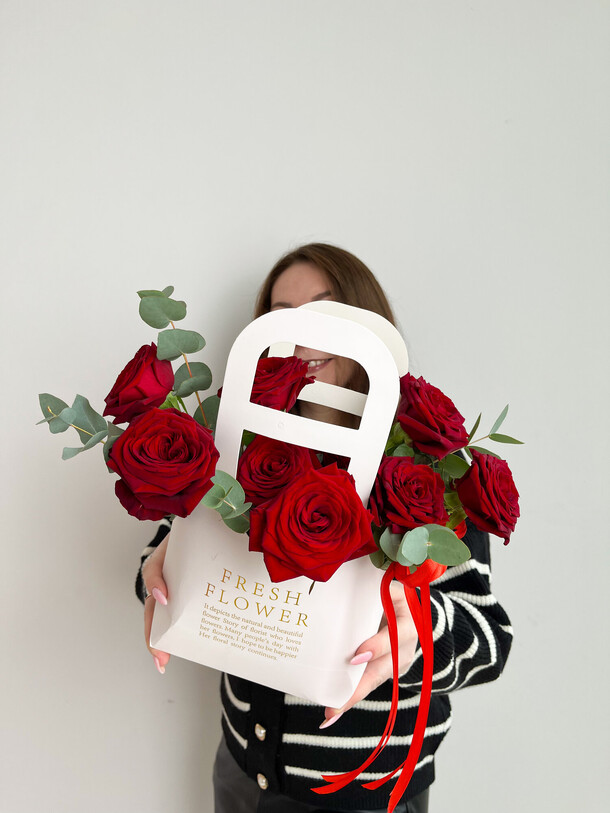 Красный бархат, артикул F1371613 - 3300 рублей, доставка по городу. Flawery - доставка цветов