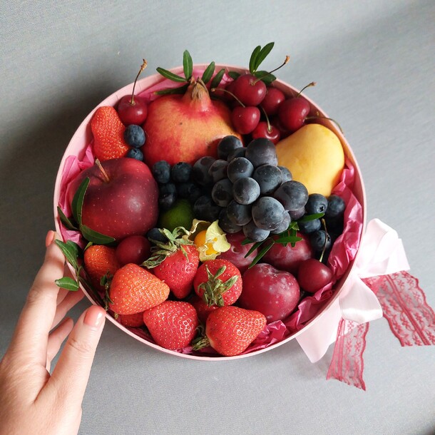 Фруктовая коробка, артикул F1370324 - 5636 рублей, доставка по городу. Flawery - доставка цветов