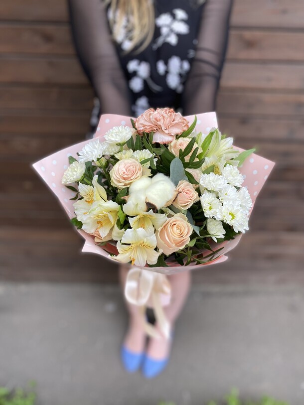 Букет лайк, артикул F1074322 - 3045 рублей, доставка по городу. Flawery - доставка цветов