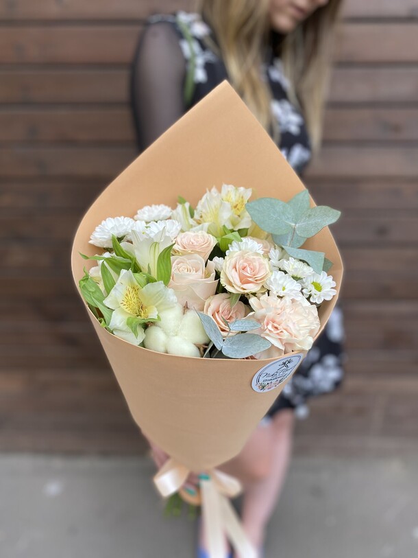 Букет сентябрьское небо, артикул F1074324 - 3045 рублей, доставка по городу. Flawery - доставка цветов