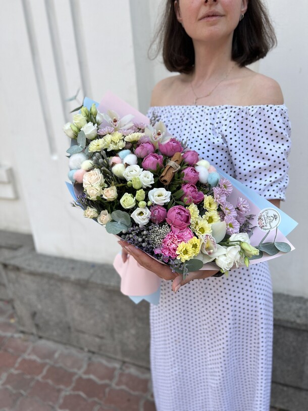 Букет акварель, артикул F1092911 - 9100 рублей, доставка по городу. Flawery - доставка цветов