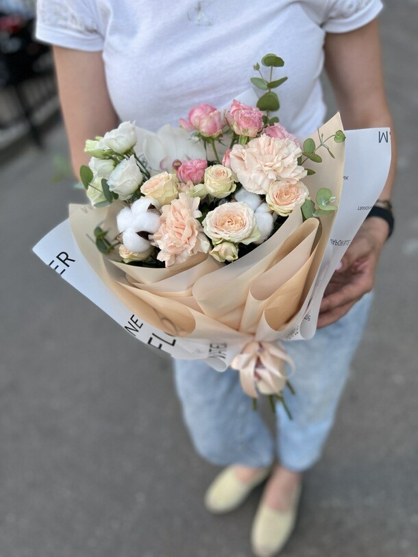 Букет персиковый рай, артикул F1201445 - 4250 рублей, доставка по городу. Flawery - доставка цветов