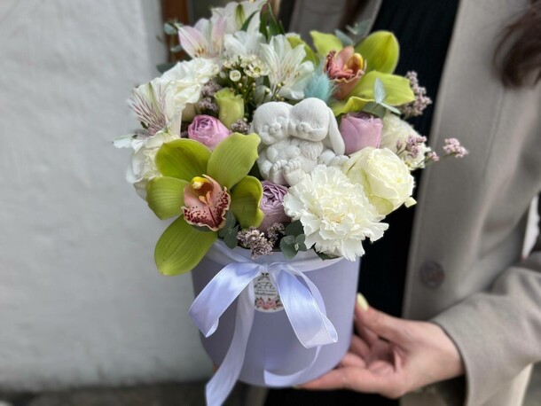 Цветочная композиция моей зайке, артикул F1268260 - 5390 рублей, доставка по городу. Flawery - доставка цветов