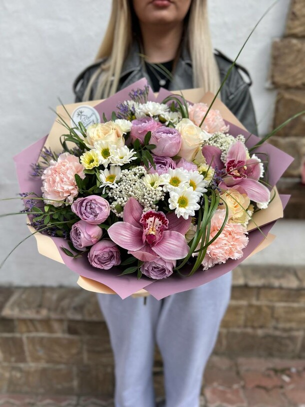 Букет харизма, артикул F1269829 - 6765 рублей, доставка по городу. Flawery - доставка цветов