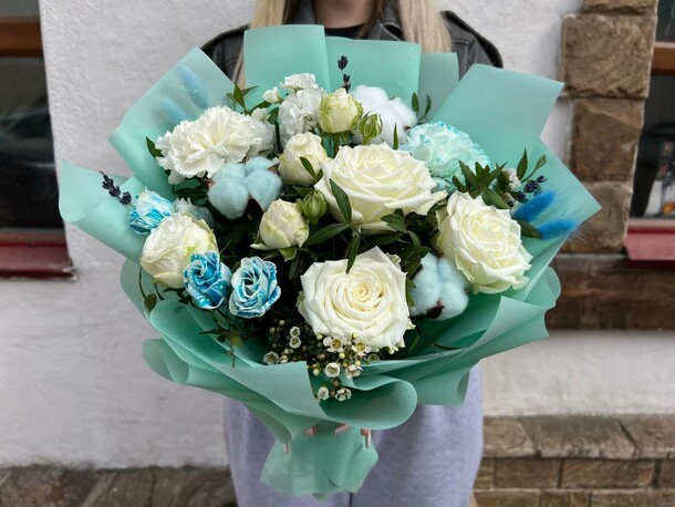 Букет голубая луна, артикул F1269916 - 5224 рублей, доставка по городу. Flawery - доставка цветов