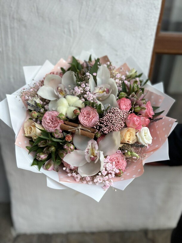 Букет леди роуз, артикул F1284851 - 8250 рублей, доставка по городу. Flawery - доставка цветов