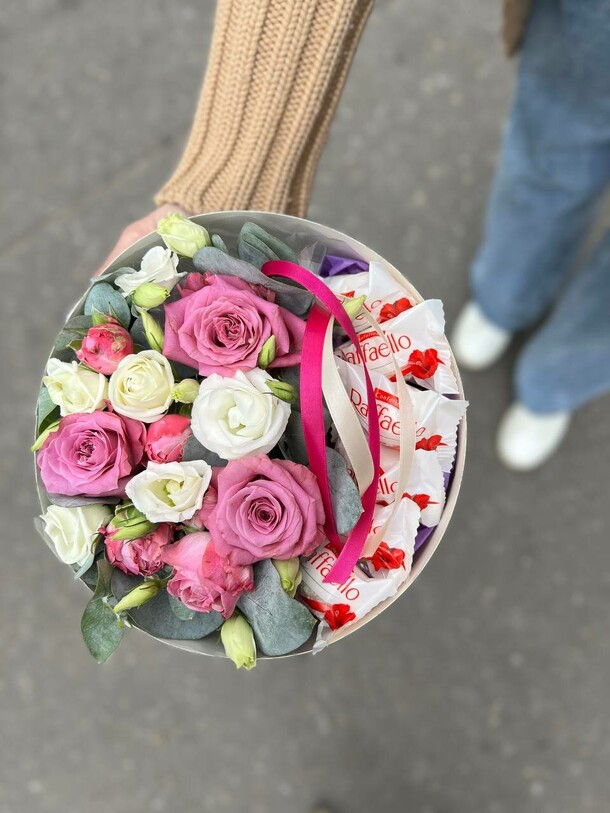 Цветочная композиция сладкая жизнь, артикул F1290392 - 3124 рублей, доставка по городу. Flawery - доставка цветов