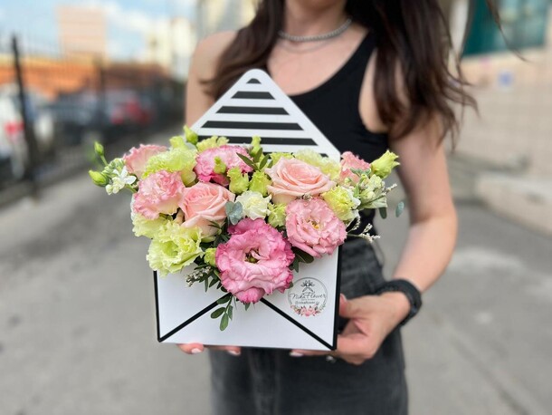 Цветочная композиция серенада, артикул F1291341 - 4180 рублей, доставка по городу. Flawery - доставка цветов