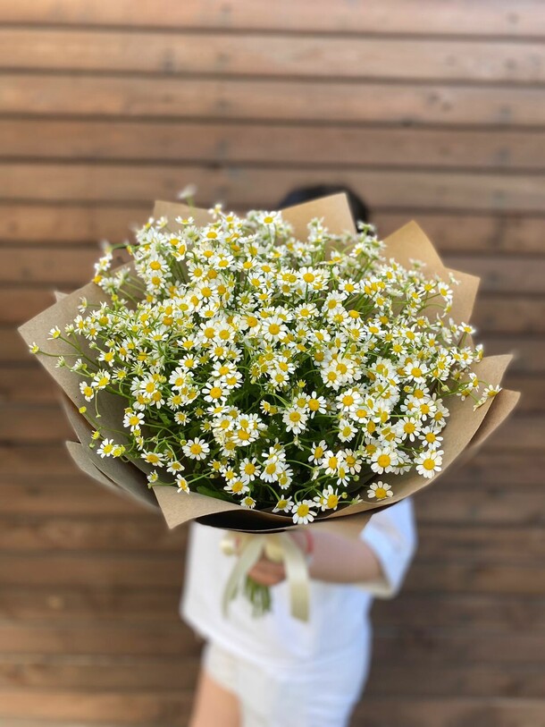 Букет ромашки, артикул F1301204 - 4350 рублей, доставка по городу. Flawery - доставка цветов