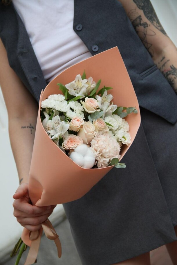 Букет сентябрьское утро, артикул F1313413 - 3300 рублей, доставка по городу. Flawery - доставка цветов